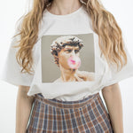 Short Sleeve Statue Bubble Gum Print T-shirt